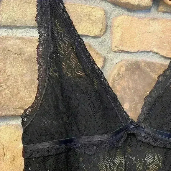 Victoria Secret black lace nightgown M-L - Picture 2 of 12